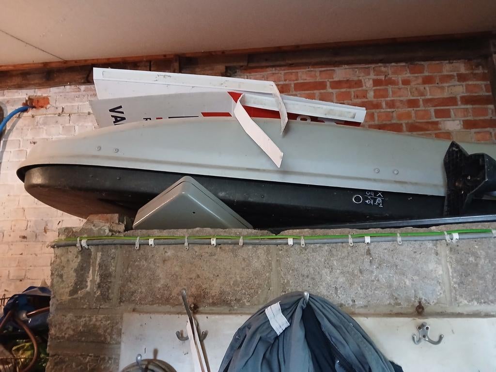 Dakkoffer met baren  2,2m op ong. 77 cm merk Renault., Autos : Divers, Coffres de toit, Enlèvement