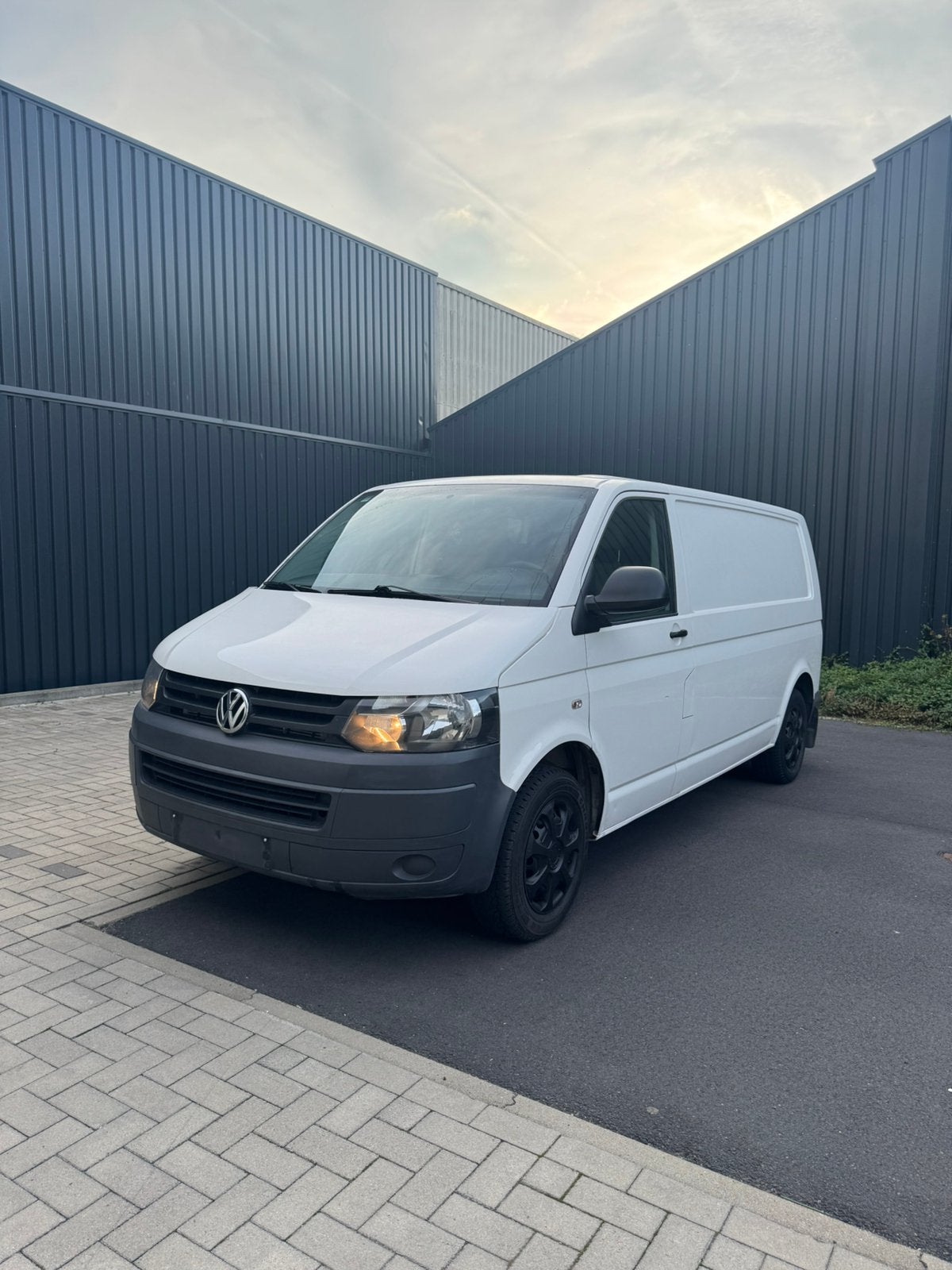 VW Transporter T5 / 265000 km / 2.0 TDI / 2013 / L2H1, Autos, Volkswagen, Euro 5, Achat, Bluetooth, 4 portes