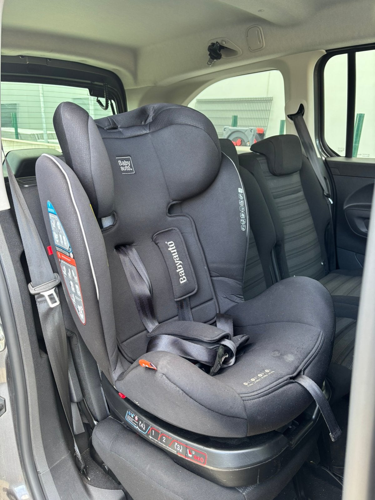 Autostoel voor kinderen - merk Babyauto, 22 t/m 36 kg, Verstelbare rugleuning, Zo goed als nieuw, Isofix
