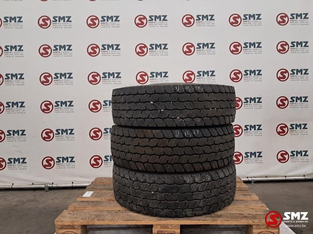 Occ Pneu pour camion Hankook 245/70R19.5 136/134M, Utilisé, Autres marques, Autres pièces automobiles
