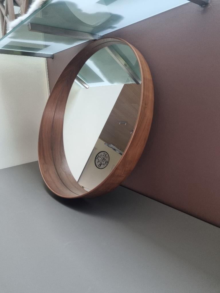 Spiegel ikea rond mahoniekleur, Huis en Inrichting, Ophalen, Rond, Zo goed als nieuw, Minder dan 100 cm