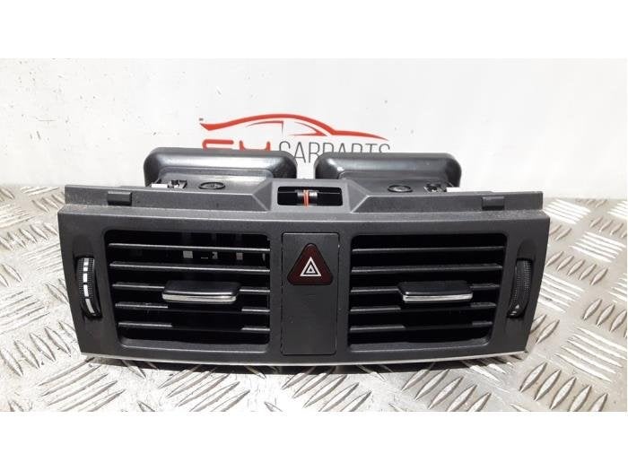 Grille aération tableau de bord d'un Mercedes C-Klasse, 3 mois de garantie, Utilisé, -, -