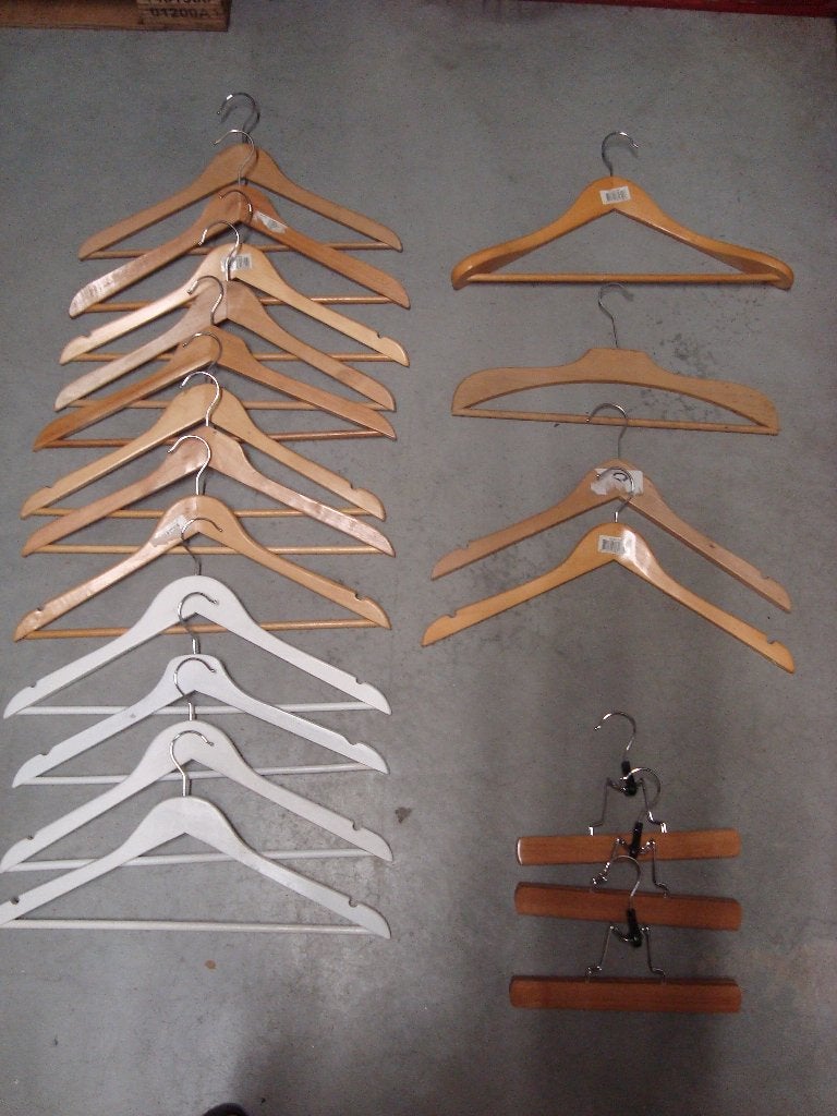 lot de 21 cintres en bois, Enlèvement, Utilisé, Bois, Adultes
