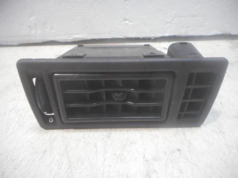 DASHBOARD LUCHTROOSTER RECHTS Ascona C (84 / 89) (90160829), Auto-onderdelen, Gebruikt, Opel