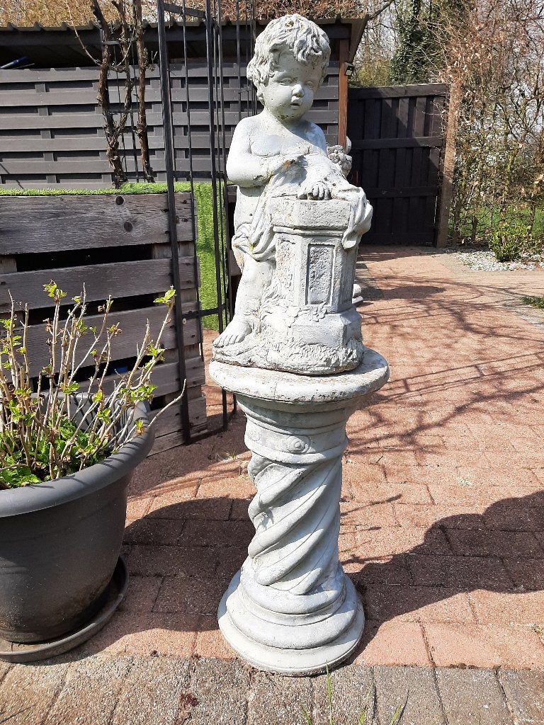 Tuinbeeld (op sokkel)  -  Jongen, Tuin en Terras, Tuinbeelden, Ophalen, Gebruikt, Beton, Mensenbeeld