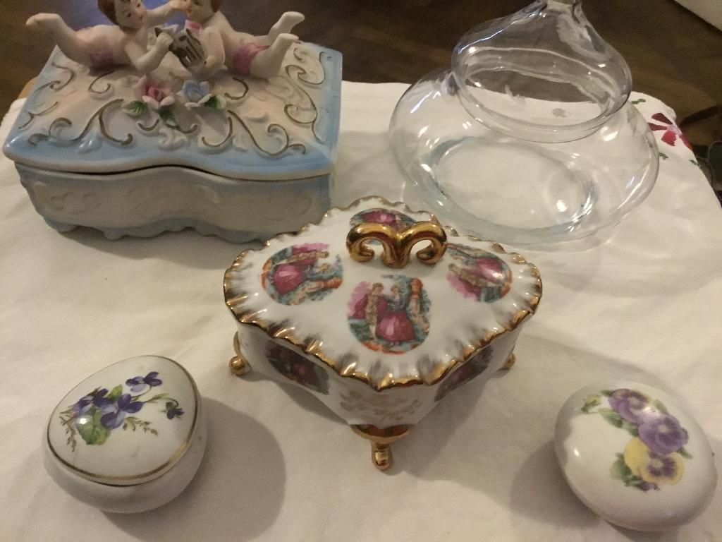 Bonboniere of juweelkistjes zeer mooi antiek, Antiek en Kunst, Ophalen