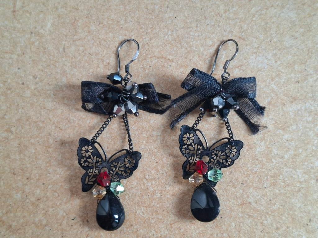 Oorbellen met vlinder, Handtassen en Accessoires, Oorbellen, Ophalen of Verzenden, Rood