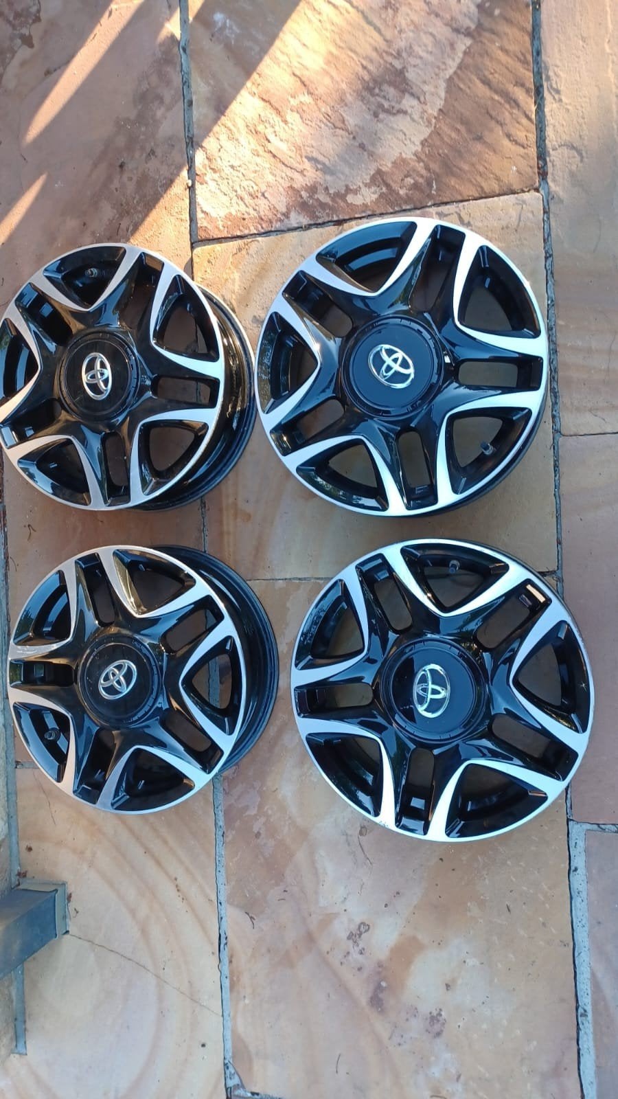 Toyota Yaris velgen set, Gebruikt, 15 inch, Velg(en), Ophalen of Verzenden