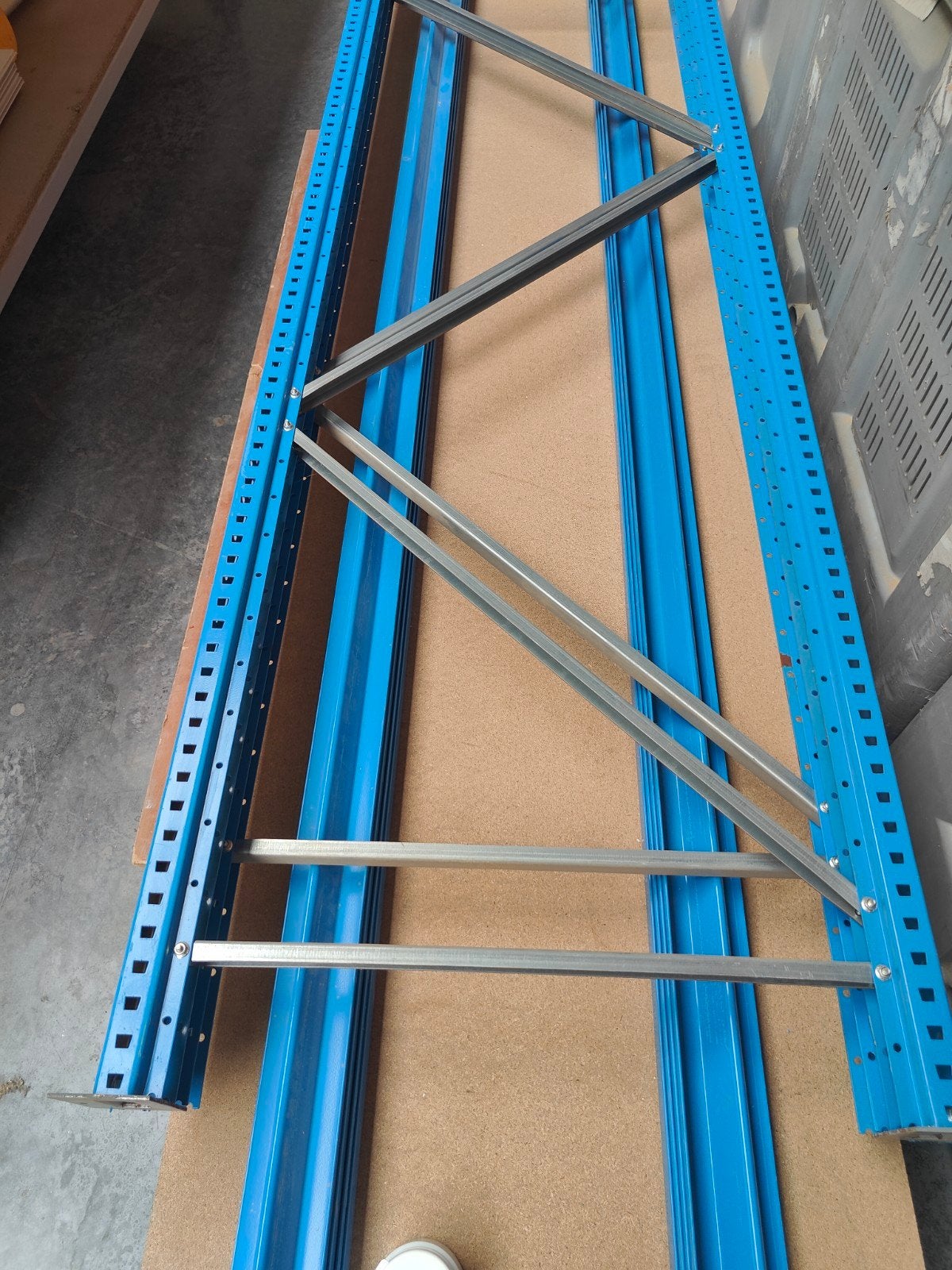 stevig materiaal rek. direct beschikbaar 4 Legpl 22mm dikte, Ophalen