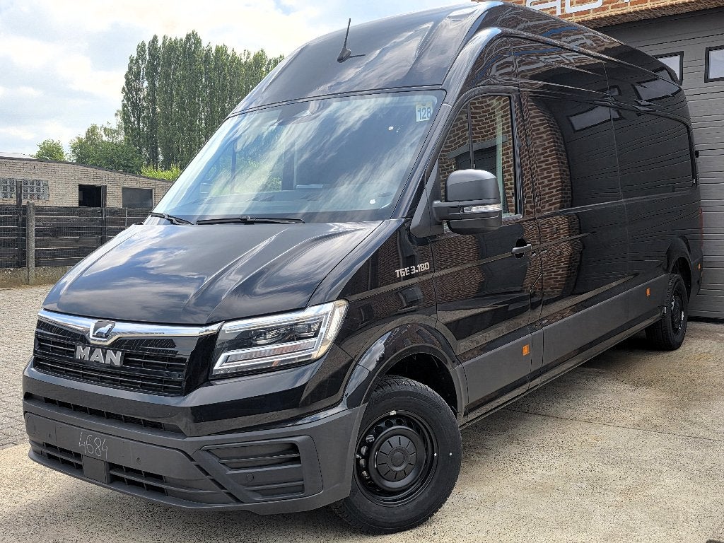 MAN TGE 3.180 - NIEUW 0KM 2026 - Camper Basis - DSG Automaat, Auto's, Bestelwagens en Lichte vracht, Stof, MAN, Zwart, Bedrijf
