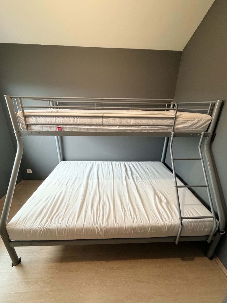 Double lit supperposé 140 et 90 + matelas comme neufs, Maison & Meubles, Enlèvement, Comme neuf, Lits superposés