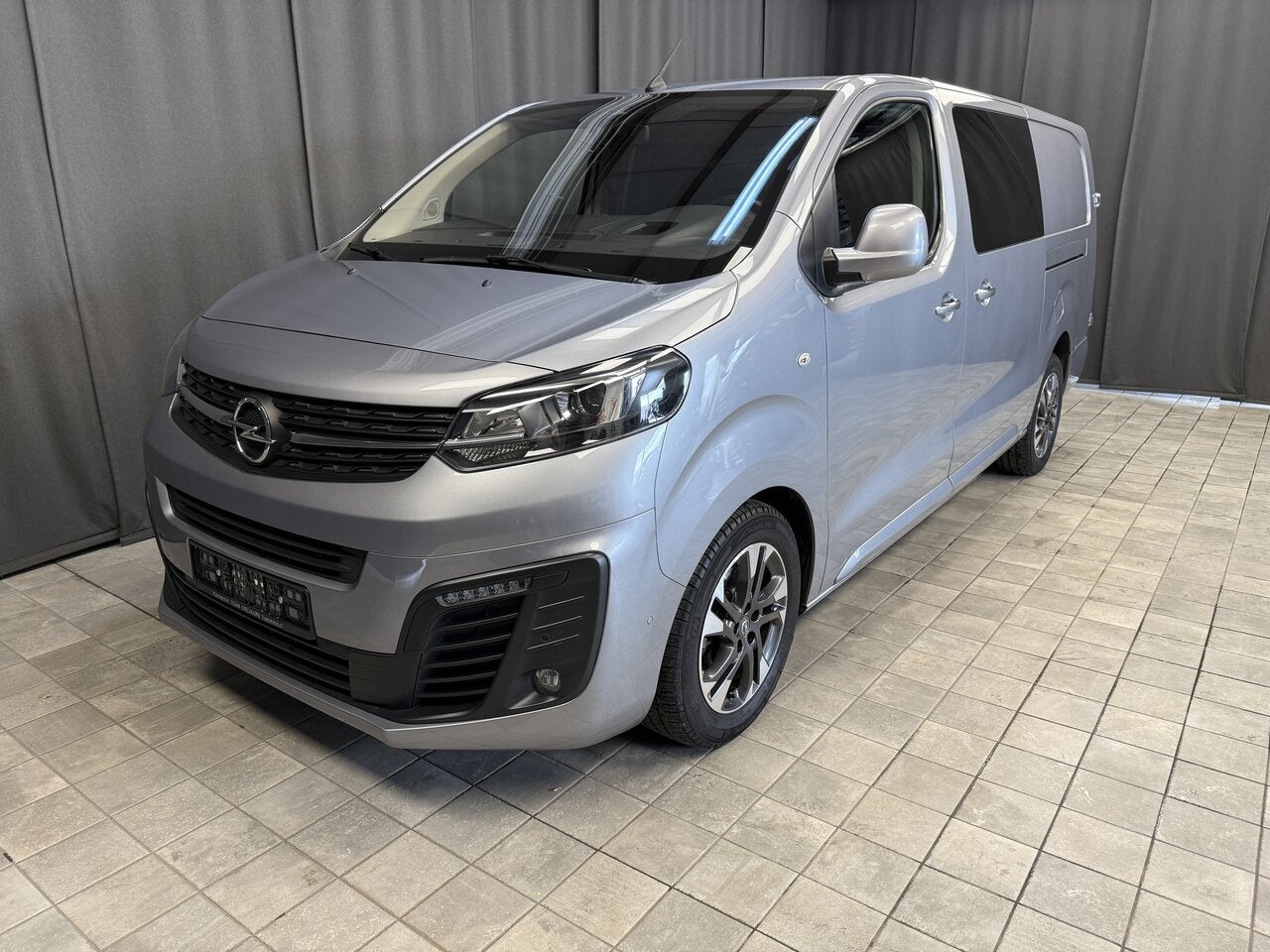 Opel Vivaro L3 Dubbel cabine, Auto's, 0 kg, 131 kW, Parkeersensor, Zilver of Grijs