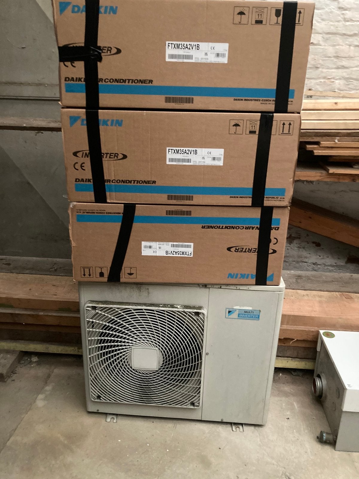 Multi split Daikin met 3 binnen units 35, Electroménager, Enlèvement, Comme neuf