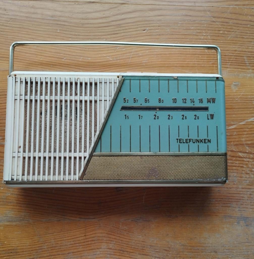 radio telefunken famulus 3971 vintage collector, Audio, Tv en Foto, Ophalen, Niet werkend, Radio
