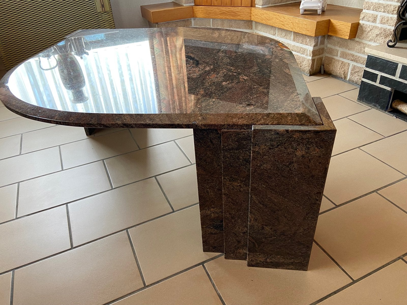 Salontafel in graniet (Paradiso), Huis en Inrichting, Ophalen, Zo goed als nieuw