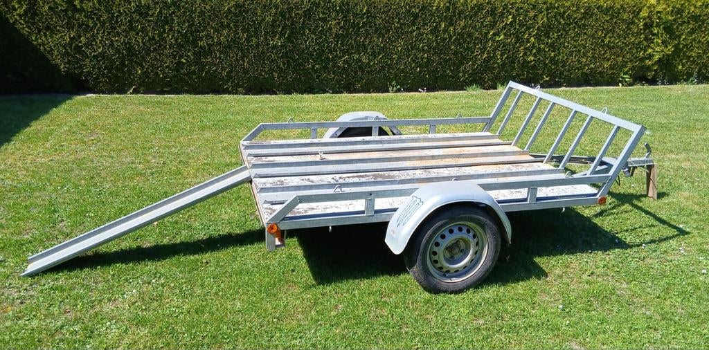 Moto aanhangwagen, Ophalen