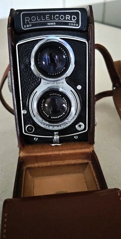 Rolleicord Vb met Schneider Xenar 75 mm met accessoires, Ophalen