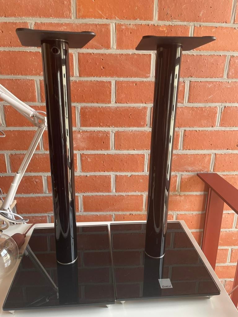 Dali e 600 speaker stands, Ophalen, Zo goed als nieuw