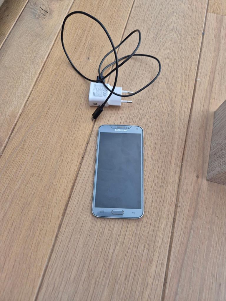 Samsung galaxy s5 neo gsm+oplader, Telecommunicatie, Samsung