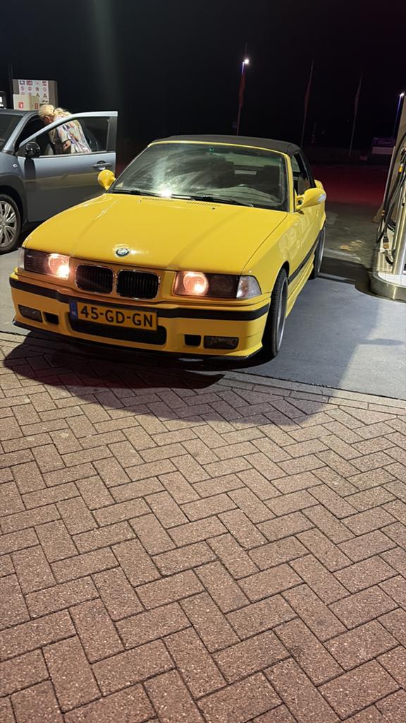 Bmw e36, Auto's, BMW, 3 Reeks, Benzine, Cabriolet, 3 deurs, Automaat, Geel, Zwart, Leder, Ophalen