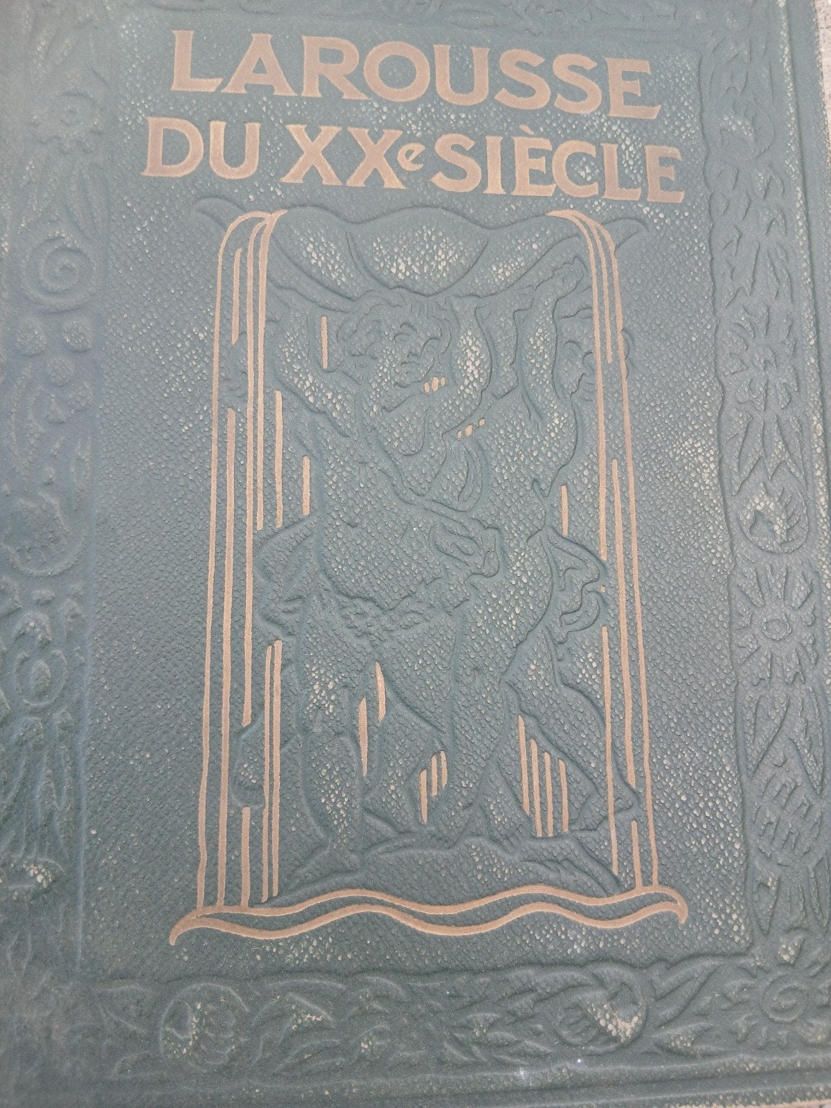 LAROUSSE, Enlèvement