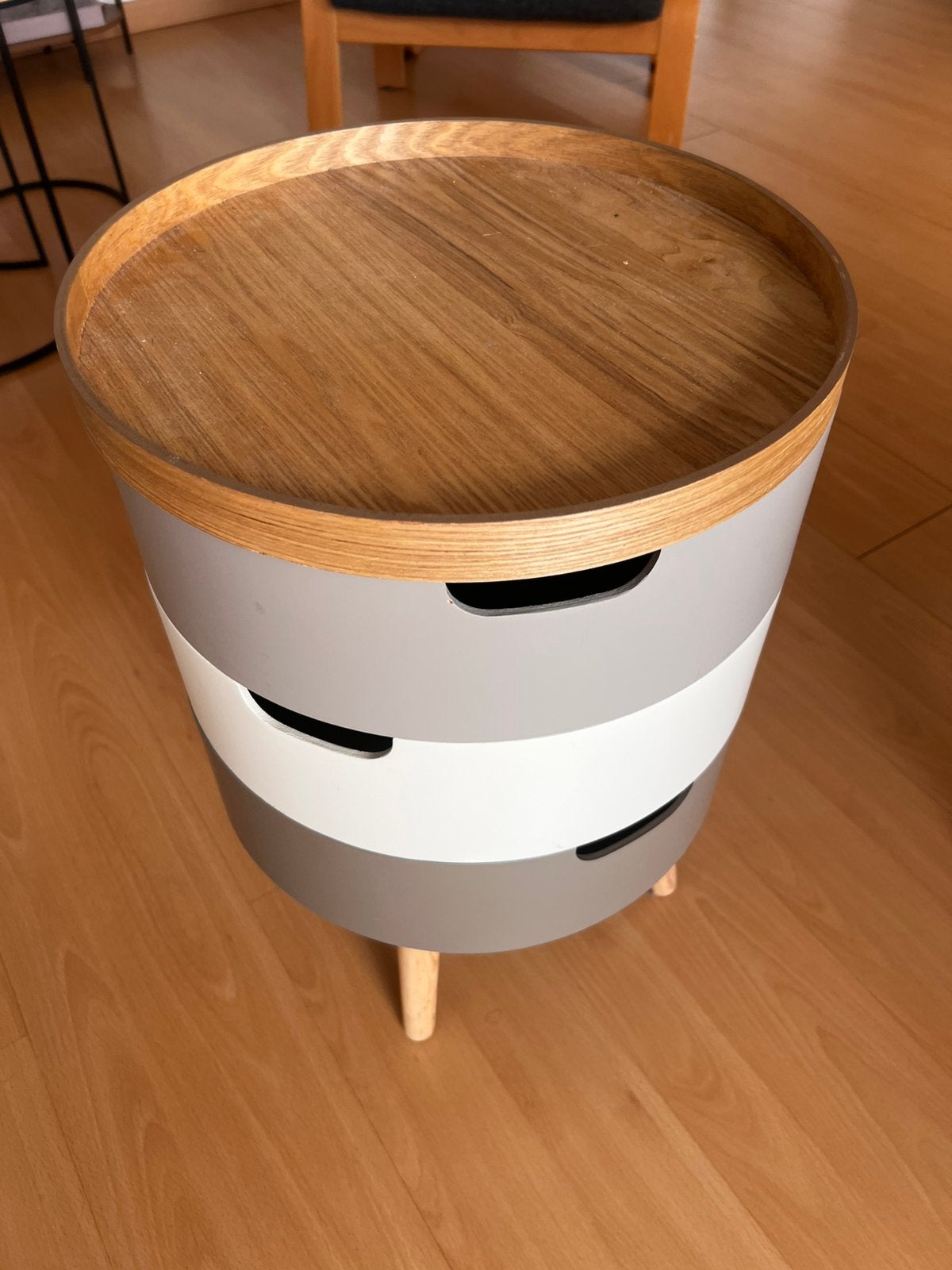 Petite table, Maison & Meubles, Enlèvement, Comme neuf, Autres formes, 50 à 75 cm