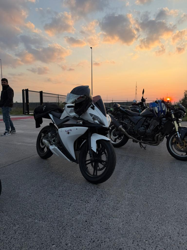 Yamaha YZFR125 2012, Motoren, Motoren | Yamaha, Particulier, Sport, 11 kW of minder, 1 cilinder, Minimaal motorrijbewijs A1, Handvatverwarming