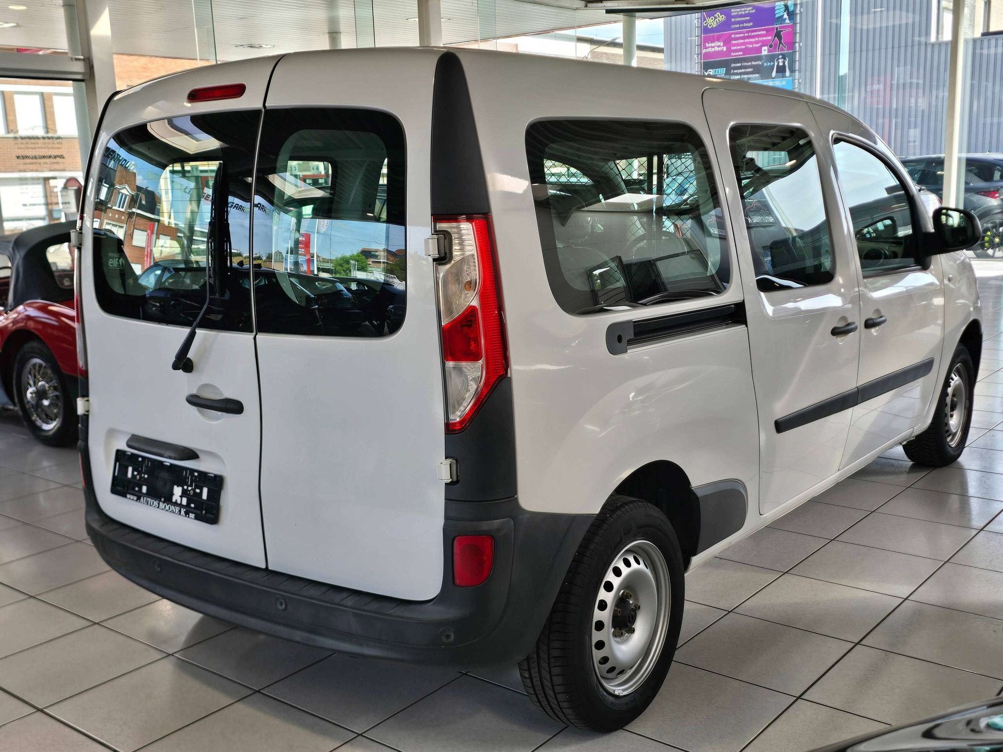 Renault Kangoo Lichte vracht / Euro6 / Lengte 2 MAXi / Garan, Auto's, Renault, Stof, Gebruikt, Zwart, 95 pk