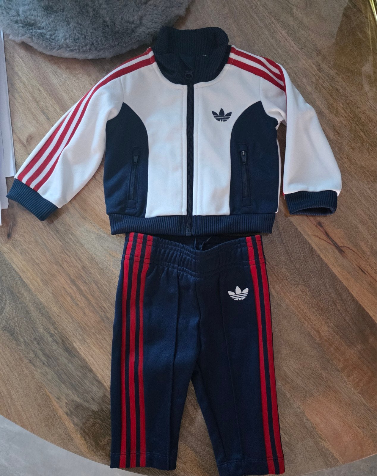 Adidas pakje nieuw! maat 68, Kinderen en Baby's, Ophalen of Verzenden, Nieuw, Pakje