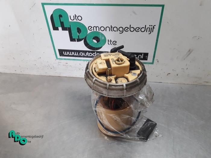 Opvoerpomp van een Opel Corsa (Corsa D 07-), Gebruikt, -, -, Opel