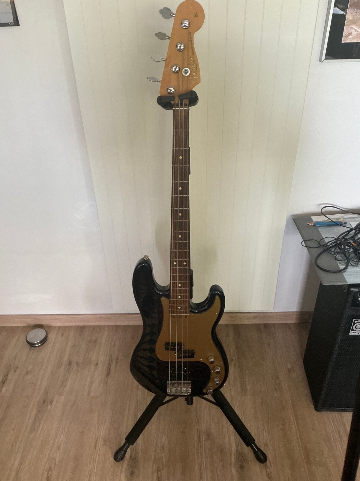 Fender precision bas de luxe, Ophalen, Zo goed als nieuw