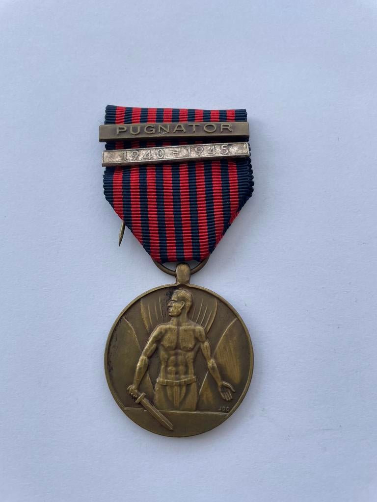 Lot 31: Medaille 40-45 Pugnator Volontariis, Verzamelen, Ophalen of Verzenden