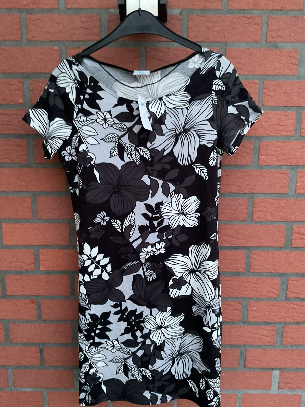 Nieuw kort. Kleedje zwart/wit Maat M zie foto, Vêtements | Femmes, Robes, Neuf, Taille 38/40 (M), Enlèvement ou Envoi, Au-dessus du genou
