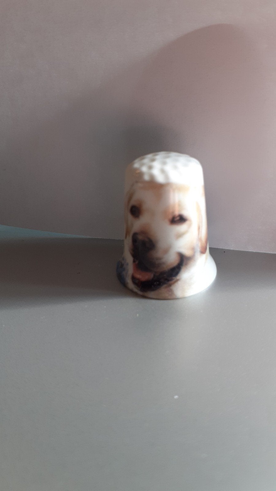 dés a coudre de collection serie chien (6), Enlèvement ou Envoi, Comme neuf, Porcelaine