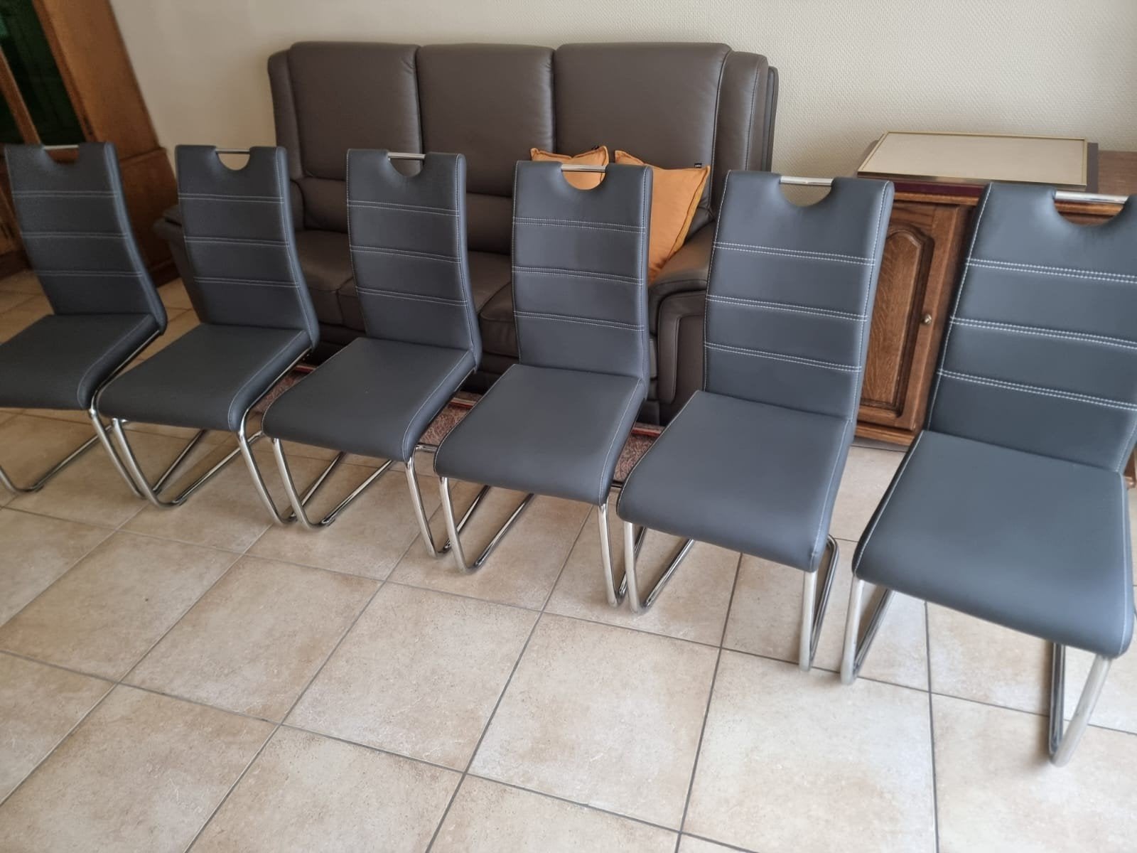 6 living stoelen kunstleer in zeer mooie staat, Huis en Inrichting, Ophalen, Zo goed als nieuw