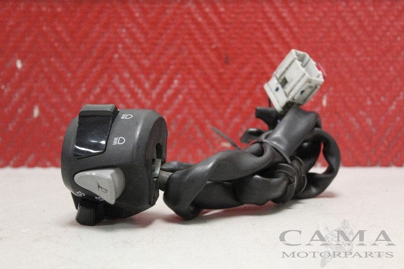 STUURSCHAKELAAR LINKS Honda VFR 1200 F (VFR1200 + DCT), Dhr. S. di Majo, Gebruikt, Info@cama-motorparts.nl, P.J. Troelstraweg 8 8
3144 CX  MAASSLUIS, NL