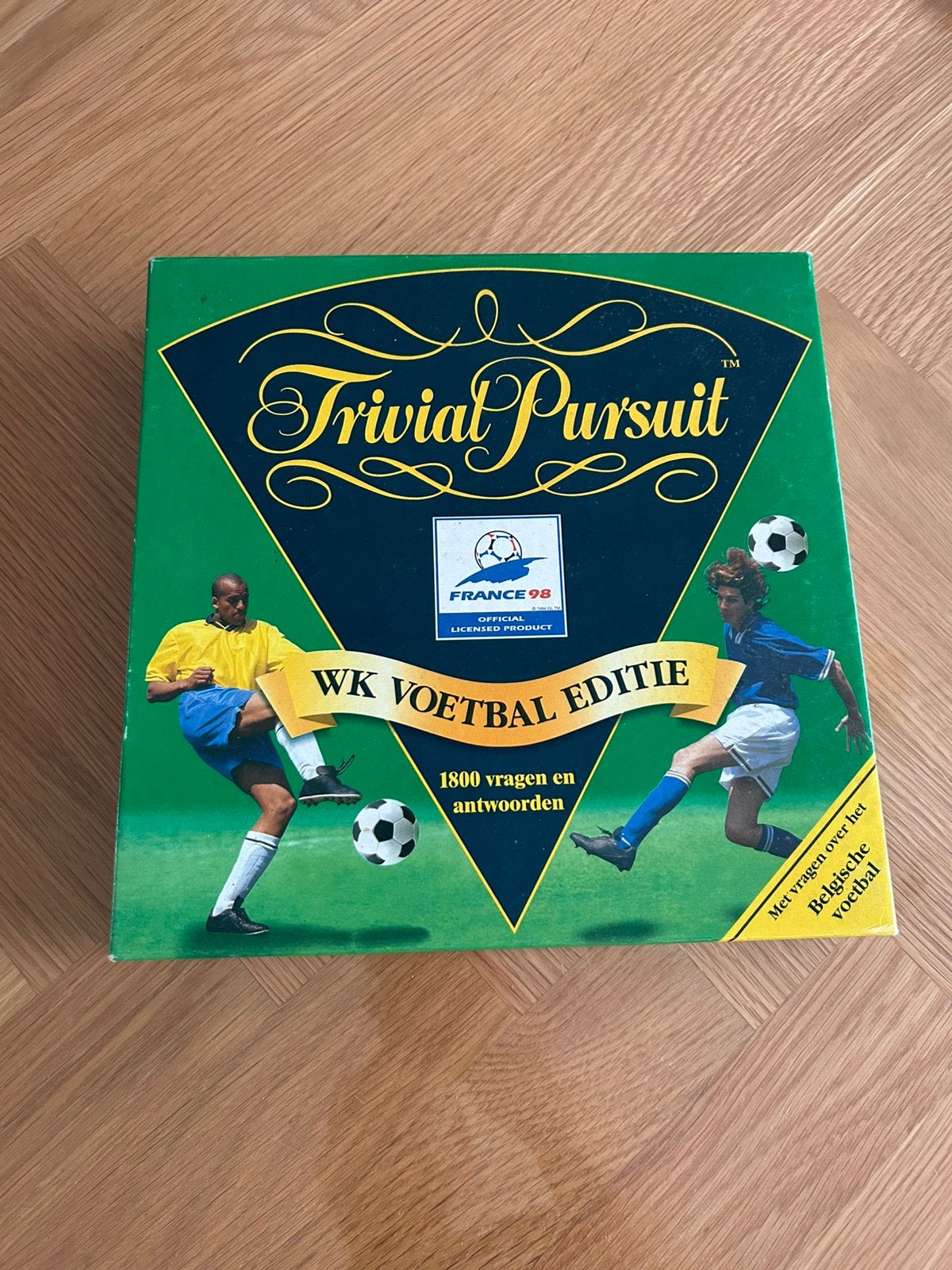 Trivial Persuit WK Voetbal 98 editie, Ophalen of Verzenden, Zo goed als nieuw