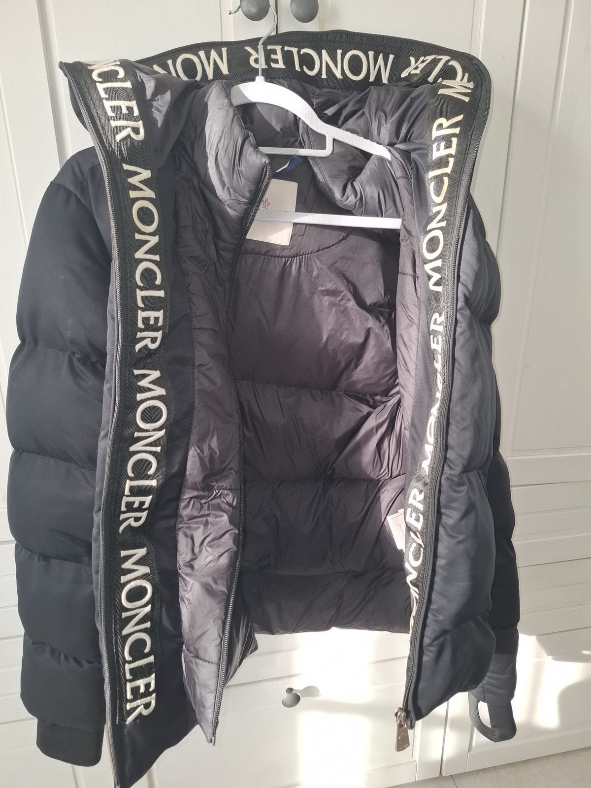 Moncler winterjas, Ophalen, Zo goed als nieuw, Maat 42/44 (L)
