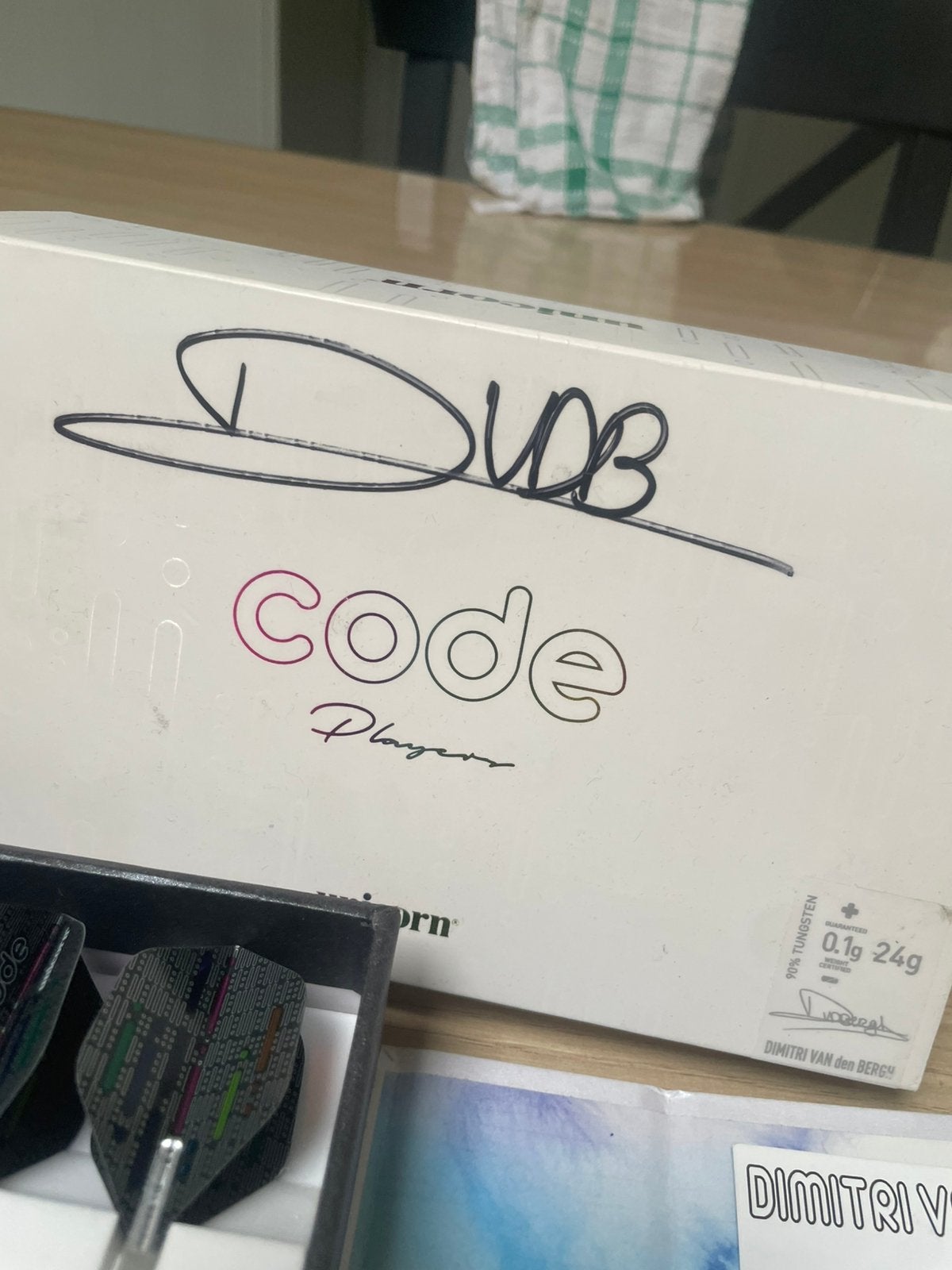 Nieuw Dimi vn den bergh code 24 gram te koop 50 euro !!, Sport en Fitness, Darts, Ophalen, Zo goed als nieuw