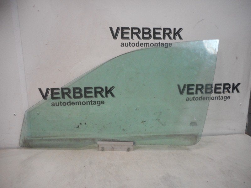 VITRE AVANT GAUCHE Volvo S40 (VS) (01-1995/12-2004), Info@volvocars.com, Volvo Car Germany GmbH, Siegburger Straße 229
50679  Köln, DE