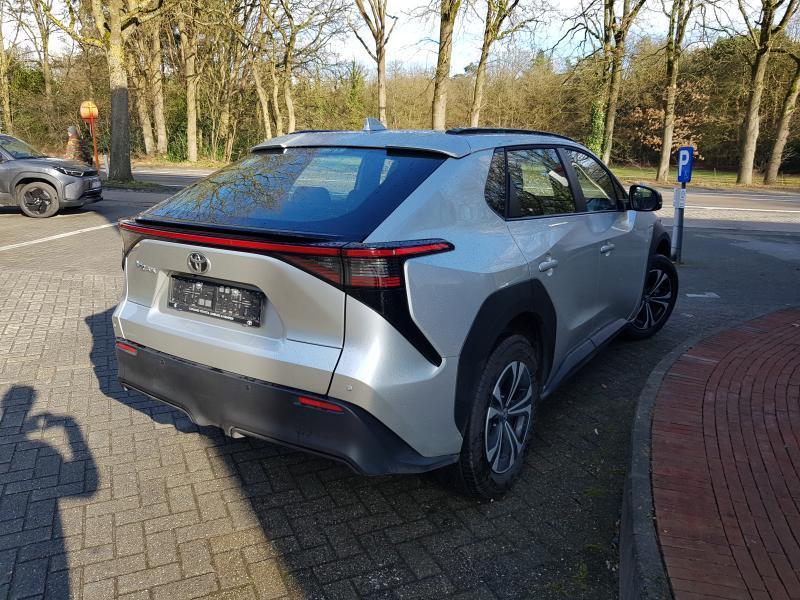 Toyota bZ4X Dynamic EV DIRECTIEWAGEN, Automaat, https://public.car-pass.be/vhr/ac8e4271-2e3f-48d7-aaa0-899a3e9a2b3d, Parkeersensor