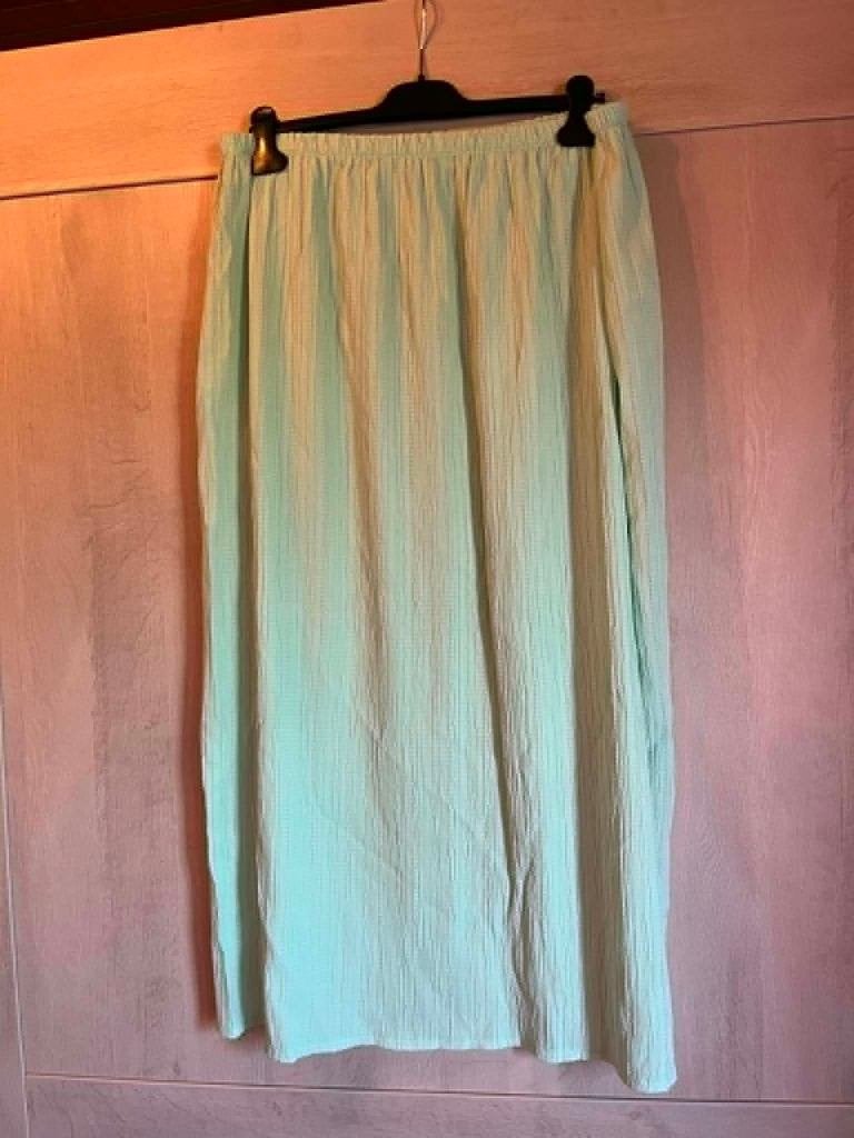 lange rok groen lola liza xl amper gedragen rekker, Lola & Liza, Rok, Ophalen of Verzenden, Zo goed als nieuw