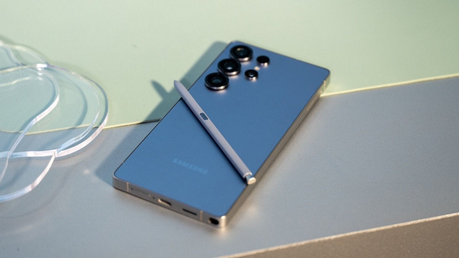 Samsung Galaxy S25 Ultra + screenprotector en hoesje, Autres modèles, 10 mégapixels ou plus, Enlèvement ou Envoi, Autres couleurs