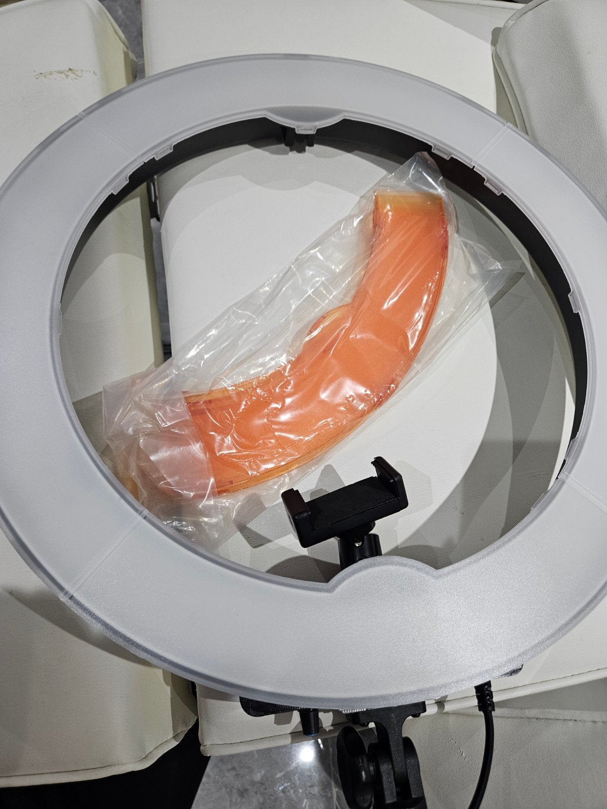 LED ring licht van lesly poppe, Ophalen