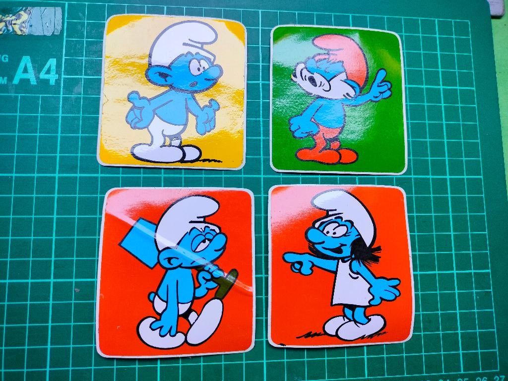 4 stickers smurfen, Verzamelen, Ophalen of Verzenden, Zo goed als nieuw