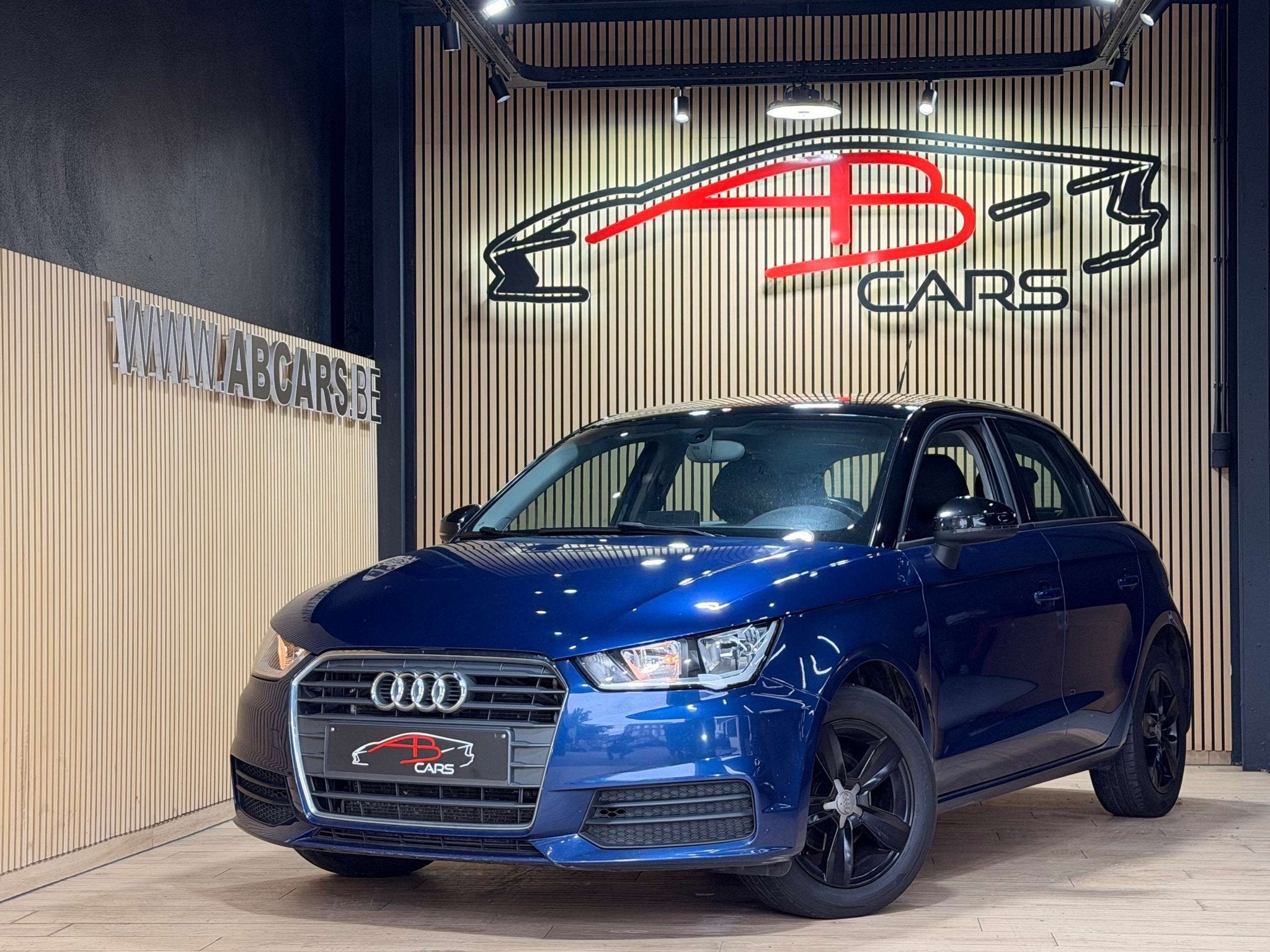 Audi A1 Sportback 1.4 TDi Sport * GARANTIE 12 MOIS * 12-2016, Auto's, Audi, 4 zetels, Stof, Navigatiesysteem, Blauw