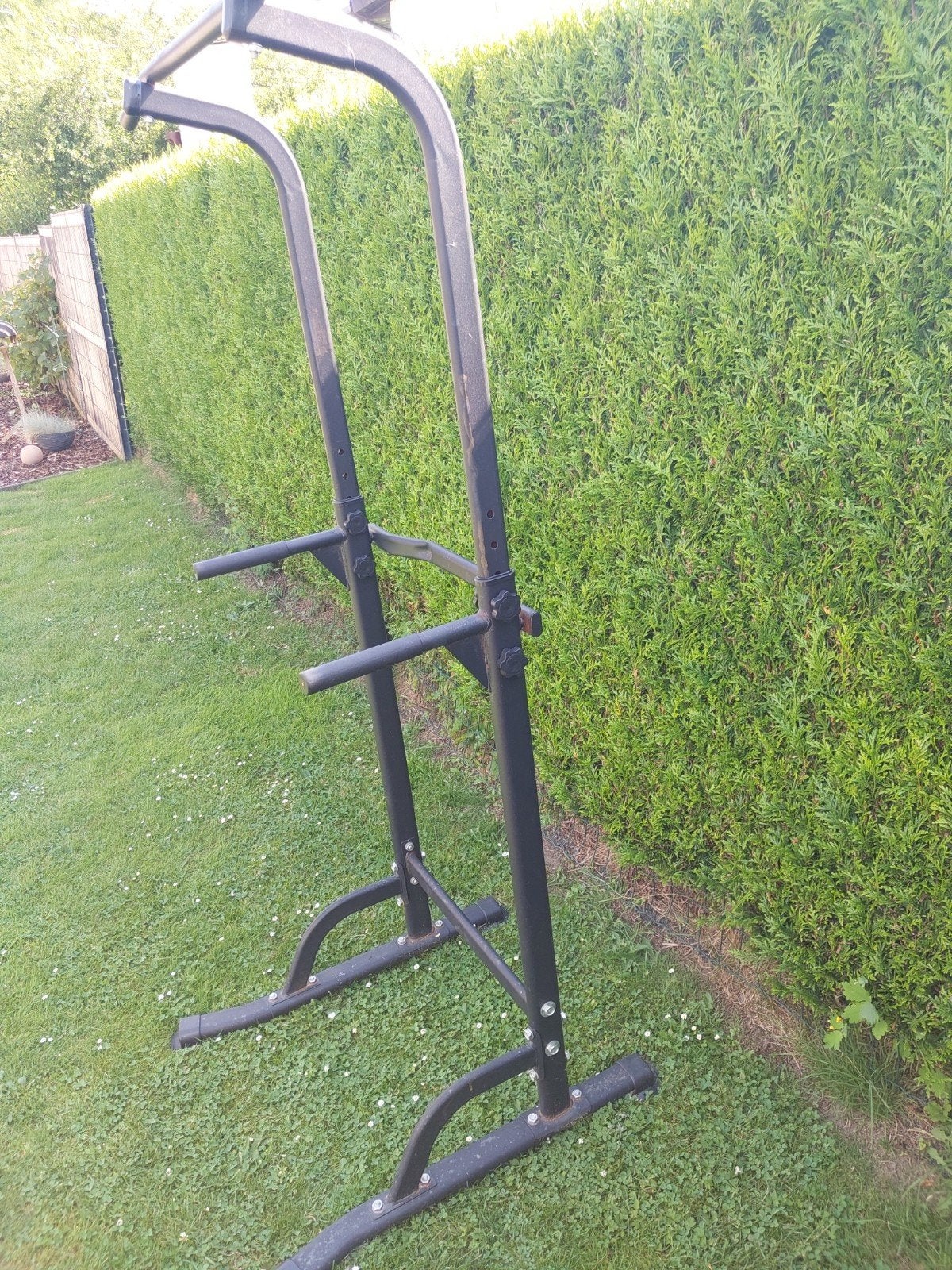 Barre de traction réglable sur pieds, Sport en Fitness, Ophalen, Gebruikt, Buik, Oprekstang
