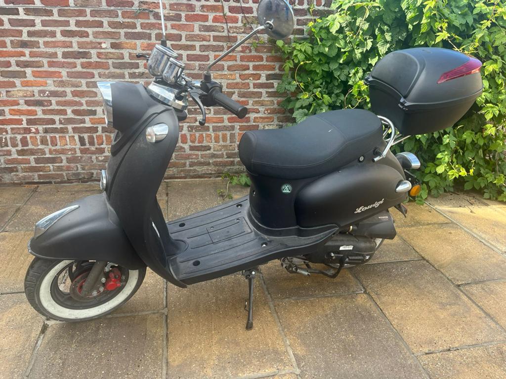 Vesi lowigi 50 cc klasse B, Ophalen, Zo goed als nieuw