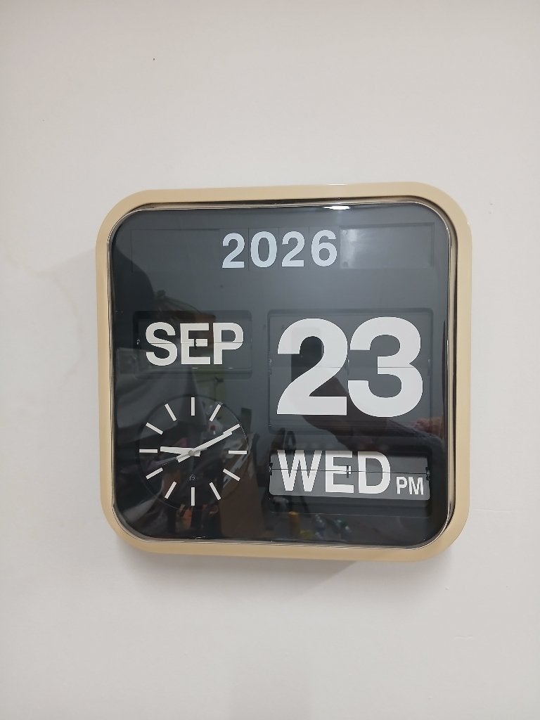 Prachtige Karlsson Big Flip wandklok (43x43 cm), Fonction calendrier, Enlèvement ou Envoi, Noir, Industriel