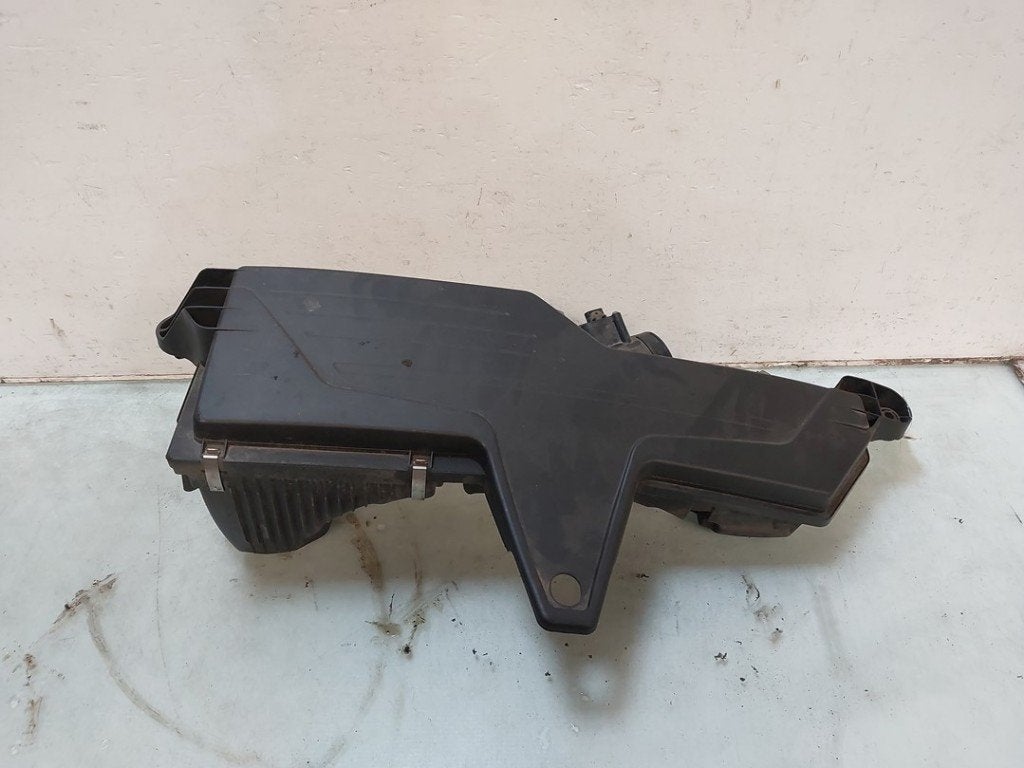 LUCHTFILTERHUIS BMW 1 serie (F20) (|10737810|13717597589|), Gebruikt, BMW, Petuelring 130
80809  München, DE, Bayerische Motoren Werke AG
